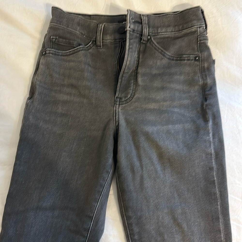 Express ladies, jeans, size 0, in gray color.